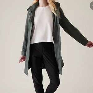 NWT Athleta Rainout Sutro Long Trench - green